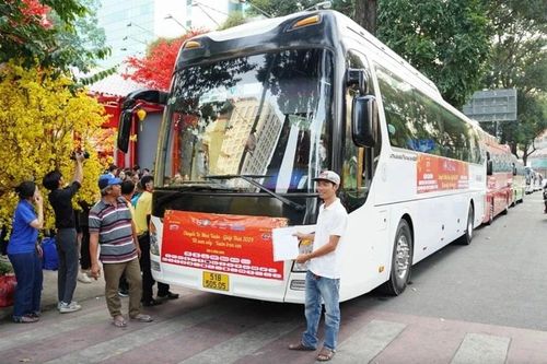 TP. Hồ Chí Minh: Tặng 2.000 vé về quê đón Tết đến những hoàn cảnh khó khăn