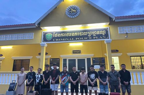 Sang tận Campuchia bắt ổ nhóm lừa đảo công nghệ cao ngay tại sào huyệt gây án