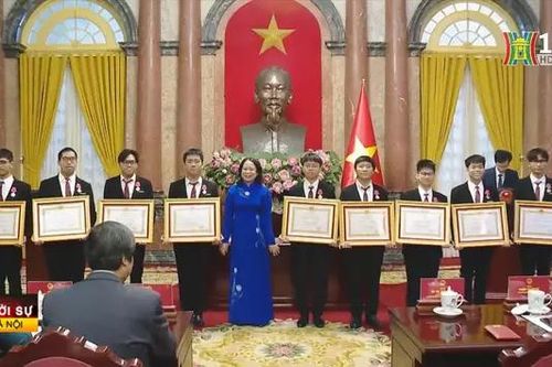 Gặp mặt các học sinh đoạt giải Olympic quốc tế