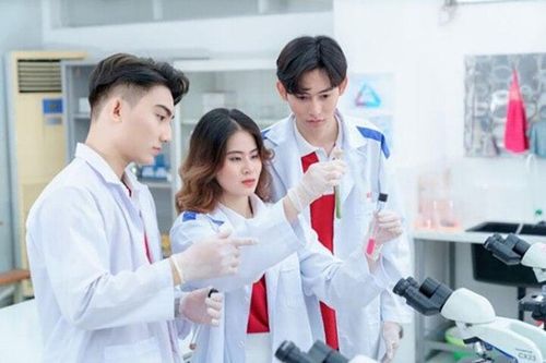 Tranh luận trái chiều đề xuất miễn học phí cho sinh viên ngành Y