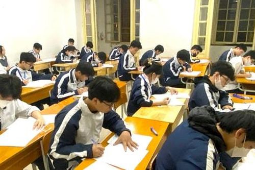 Thí sinh được mang vào phòng thi tốt nghiệp THPT năm 2025 những gì?