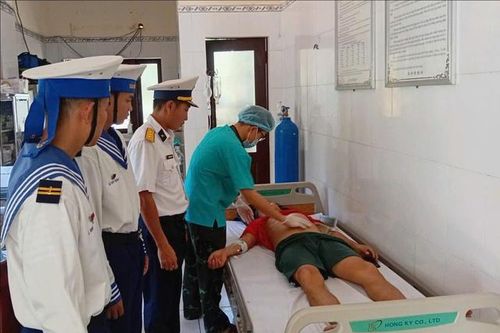 Bệnh xá đảo Trường Sa cứu ngư dân viêm ruột thừa