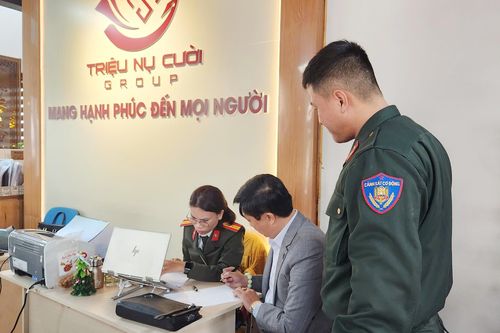 Từ lời mời góp vốn 'trợ duyên' đến cuộc lật mặt tập đoàn lừa đảo Triệu nụ cười