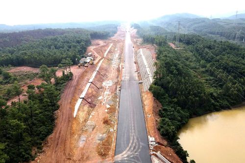 Cao tốc Bùng- Vạn Ninh qua Quảng Bình, Quảng Trị sẽ thông xe vào 30-4