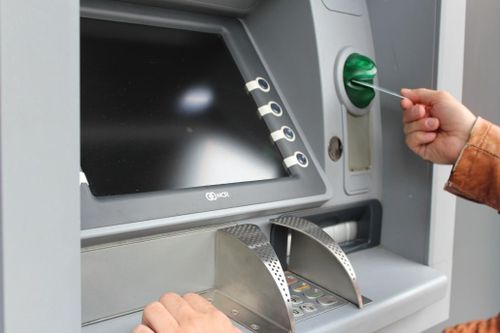 Cảnh giác tội phạm đập phá ATM, skimming chiếm đoạt tiền ngân hàng gia tăng dịp Tết