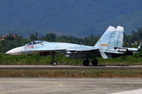 Cuộc đàm phán căng thẳng để đưa SU-27 về Việt Nam