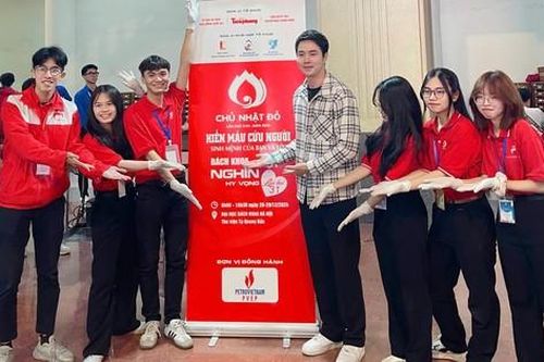 'Chủ Nhật Đỏ': Sinh viên khắp Hà Nội cùng lan tỏa tinh thần nhân ái tới cộng đồng
