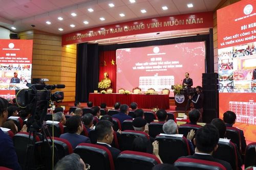 Doanh thu toàn ngành TT-TT năm 2024 tăng 13,2%