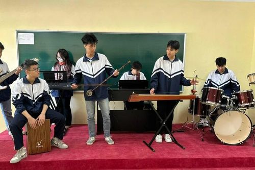 Mang nghệ thuật đến gần học sinh