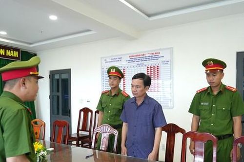 Khởi tố giám đốc chi nhánh Văn phòng đăng ký đất đai TP Phan Thiết