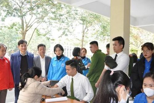 Thanh Hóa: Hơn 1.000 tình nguyện viên tham gia ngày hội Chủ Nhật Đỏ