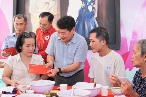 PVFCCo mang mùa Xuân ấm áp đến với những hoàn cảnh khó khăn