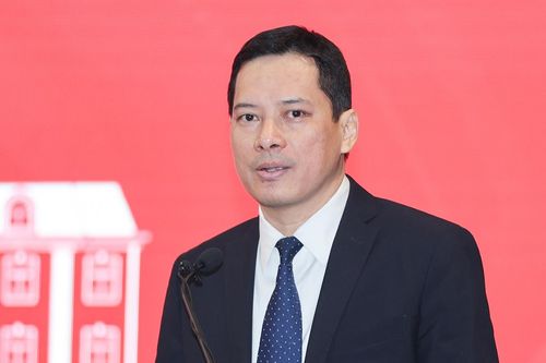 Dùng người nổi tiếng để lấy cái đẹp, dẹp cái xấu trên Internet