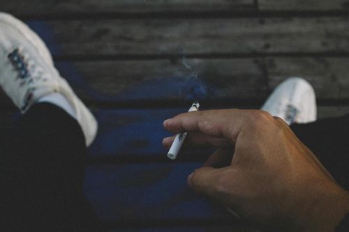 Từ 2025: Cấm thuốc lá điện tử, thuốc lá nung nóng để bảo vệ sức khỏe cộng đồng