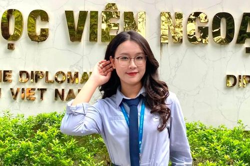 Nữ sinh dân tộc Thái ở Nghệ An nổi bật tại Lễ tuyên dương học sinh, sinh viên, thanh niên xuất sắc, tiêu biểu toàn quốc