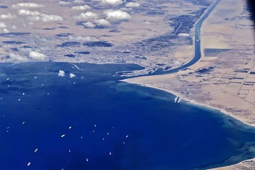 Kênh Suez thử nghiệm làn mới để tăng lưu lượng