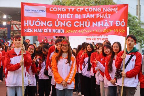 Sôi động ngày Chủ Nhật Đỏ lần thứ 17
