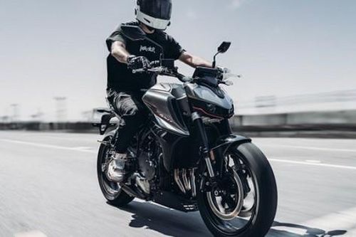 Kove 450R trình làng với giá rẻ và động cơ vượt trội khiến Kawasaki ZX4R cũng phải 'bất an'