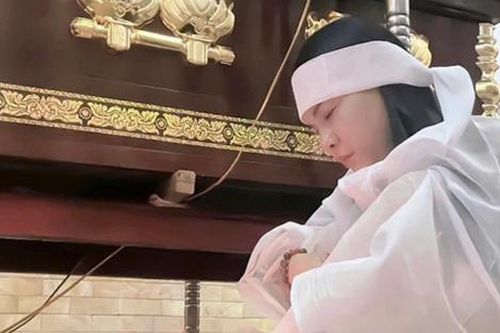Cát Phượng bật khóc nhớ về người cha quá cố