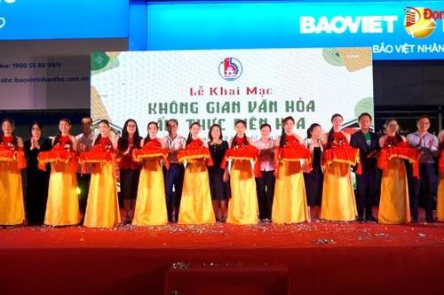 Nhộn nhịp ngày khai mạc 'Không gian văn hóa ẩm thực' tại Biên Hòa