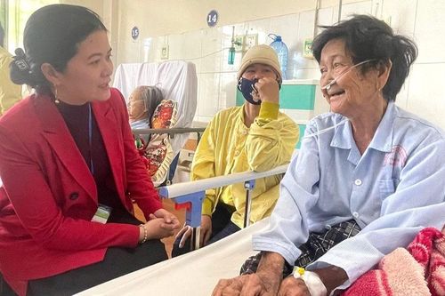 'Cầu nối' giúp đỡ bệnh nhân nghèo