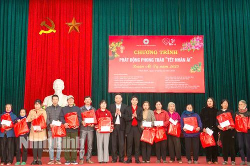 Khởi động phong trào 'Tết Nhân ái' dành cho người nghèo