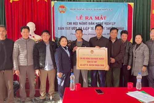 Ra mắt Chi hội Nông dân nghề nghiệp bản Tát Ướt