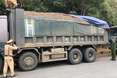 Chở quá tải trên 300%, chủ phương tiện bị xử phạt hơn 90 triệu đồng