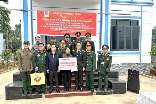Yên Bái: Trao tặng 750 triệu đồng xây dựng mới 5 căn nhà tình nghĩa