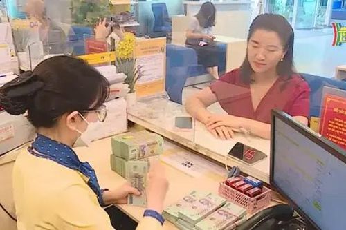 Lãi suất huy động lên 8,2%/năm