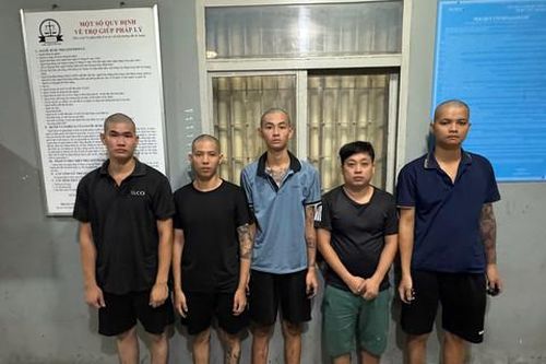 Bắt nhóm thanh niên cầm hung khí đe dọa cướp gà, vịt để làm mồi nhậu