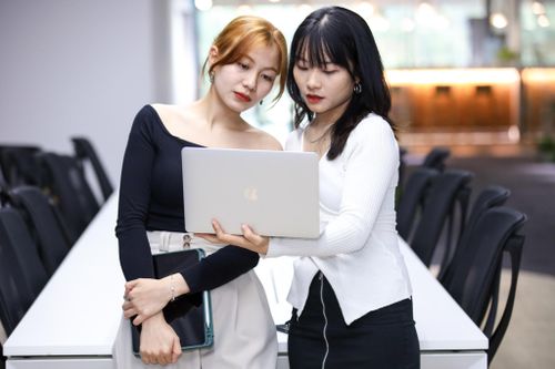 Hơn 100 công ty bị nói xấu trong file review ẩn danh