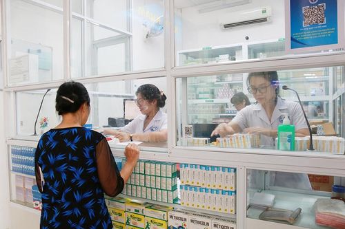 Hà Nội công bố 143 điểm trực bán lẻ thuốc 24/24h phục vụ dịp Tết 2025