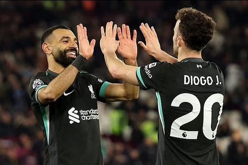 Hoàng tử Ai Cập không thể ngừng ghi bàn, Liverpool kết thúc năm 2024 bằng chiến thắng 'bàn tay nhỏ'