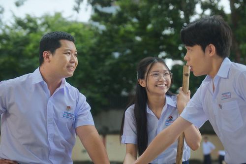 Phim 'Kính vạn hoa: Bắt đền con ma': Nhiều hoài niệm, ít điểm nhấn