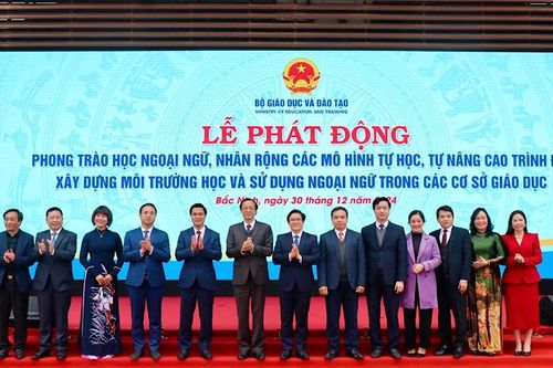 Nhân rộng các mô hình tự học và sử dụng ngoại ngữ trong nhà trường