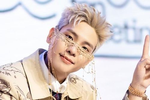 Bên cạnh dàn 'Anh trai say hi', Quân A.P tái hiện loạt 'hit' của mình với vẻ soái ca 'không điểm trừ'