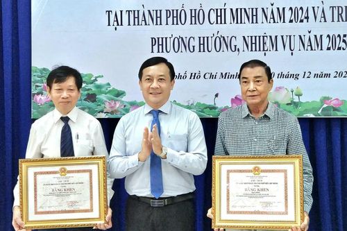 Thông tin các dự án, chính sách lớn của đất nước và TPHCM đến người Việt Nam ở nước ngoài
