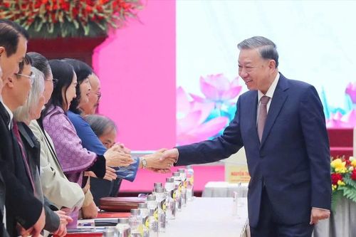 Văn nghệ sĩ phải cùng nhịp đập với trái tim Tổ quốc