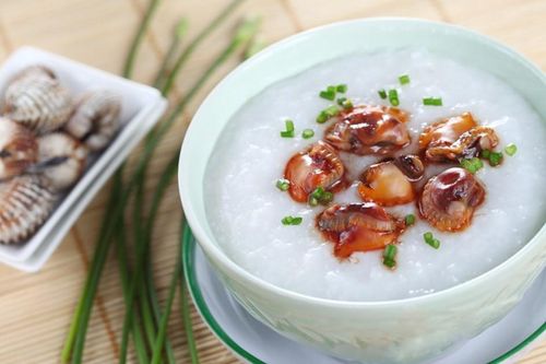Cách nấu cháo sò huyết bổ dưỡng, ngon đúng vị