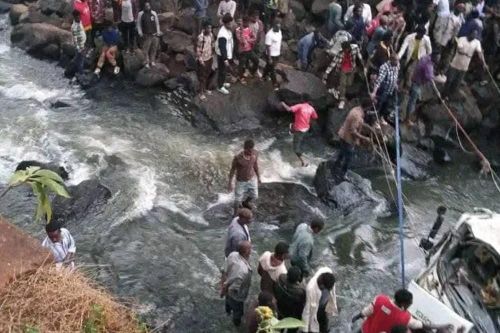 Xe tải lao xuống sông ở Ethiopia, ít nhất 71 người thiệt mạng