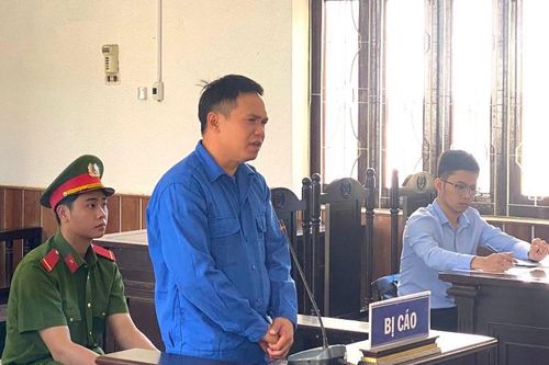 Mánh khóe của nhân viên ngân hàng rút 855 triệu từ 26 thẻ tín dụng của khách