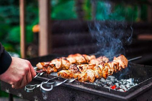 Thèm đến mấy cũng tránh ăn nhiều thịt nướng trong mùa Đông