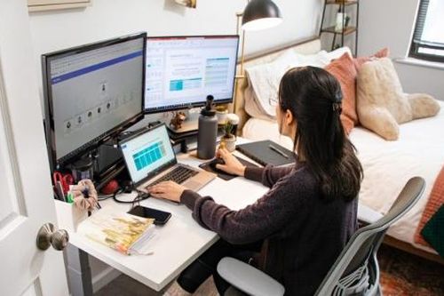 Phong thủy bàn làm việc giúp sự nghiệp 'thăng hoa' trong năm mới