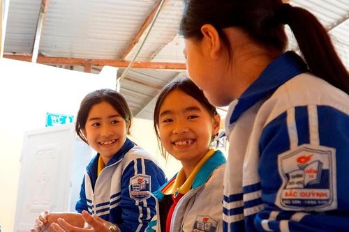 Quỹ Vì tầm vóc Việt, Tập đoàn TH và BAC A BANK: 1.000 nhà vệ sinh cho học sinh vùng cao