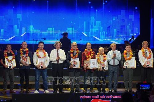 TP Hồ Chí Minh: Trao 83 giải thưởng về văn học, nghệ thuật