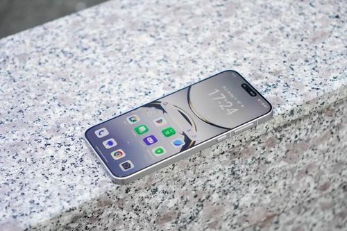 4 mẫu smartphone mới mở bán tại VN trong tháng 12: Smartphone gập mỏng nhất thế giới có làm nên chuyện?