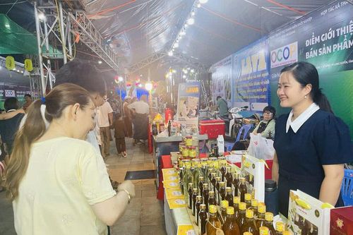 Xu hướng mua sắm Tết 2025