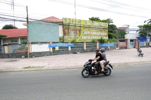 Pa nô tuyên truyền không còn nội dung