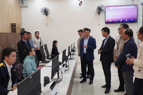 Sẵn sàng giải quyết thủ tục hành chính cho người dân và doanh nghiệp